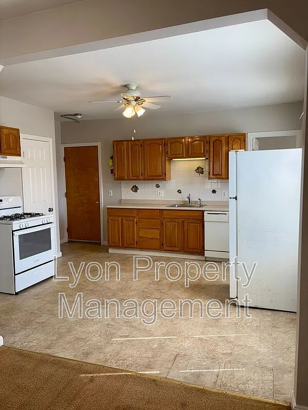 1 bed, 1.0 bath, $1,250 — Photo 4