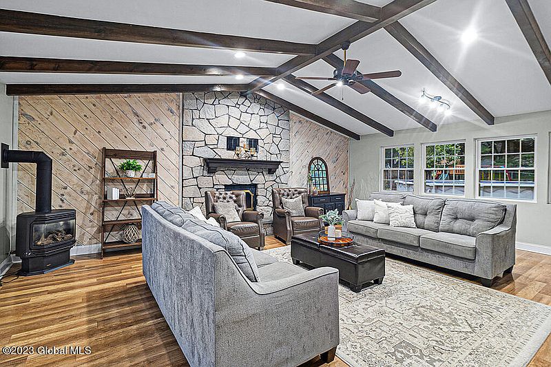 4th image of 84 Gipp Road