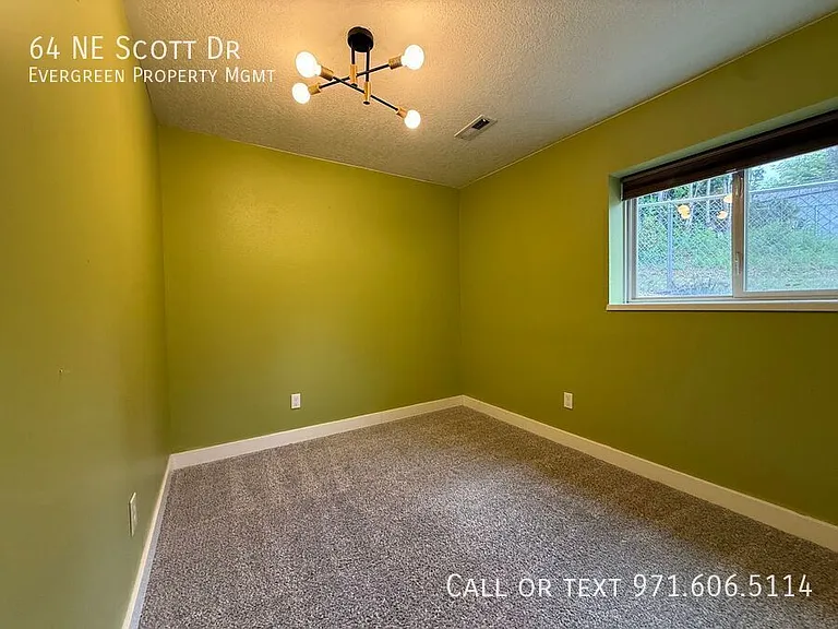 64 NE Scott Dr — Photo 47
