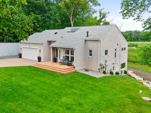 8870 202nd St N, Forest Lake, MN 55025