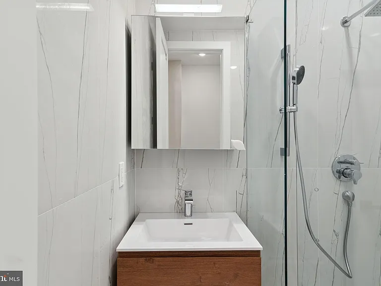 1822 Chestnut St #3R — Photo 15