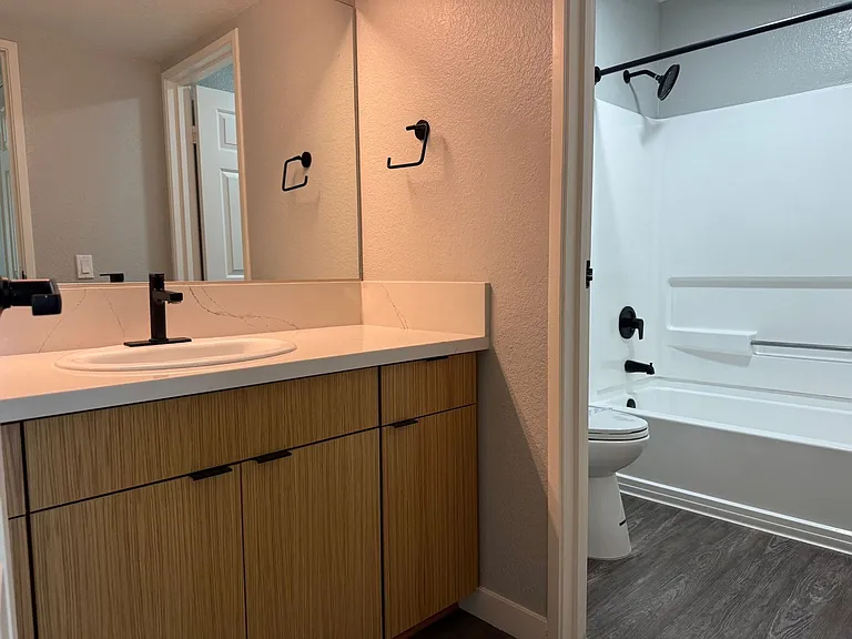 Corona Pointe Resort — Photo 196