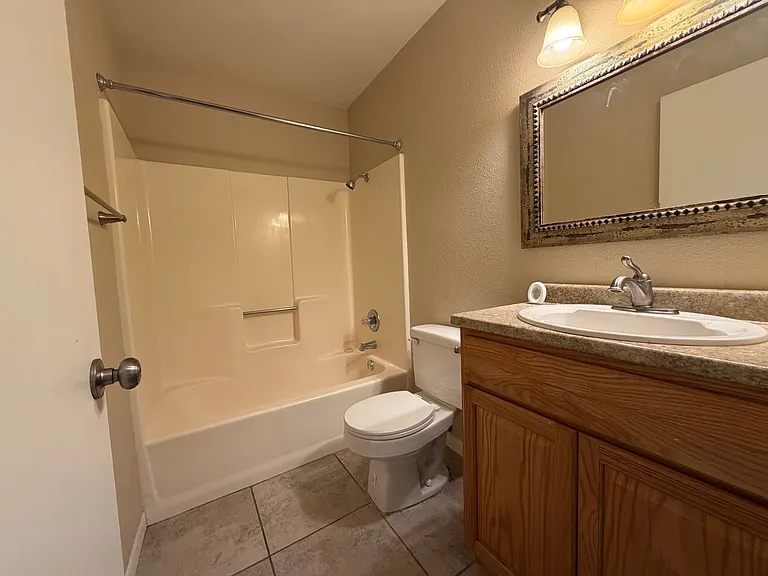 1014 Plaza Del Sol — Photo 7