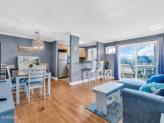 5th image of 1641 Elm Avenue #18