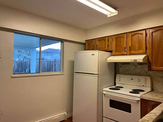 13615 Fraser Hwy #15 — Photo 5