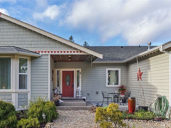 2nd image of 518 206th Ave NW