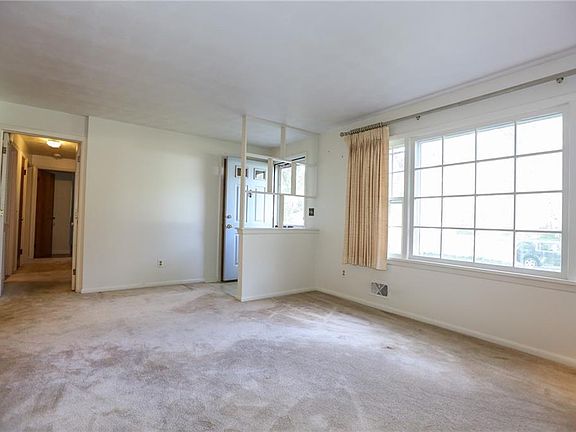 5th image of 7 Briarwood Ln
