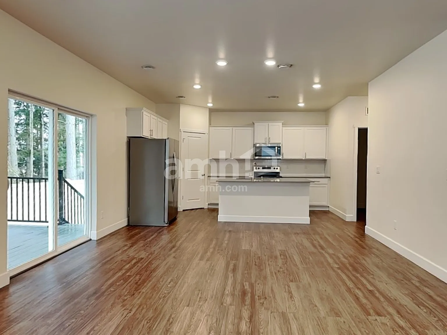 5 bed, 3.0 bath, 2541 sqft, $3,540 — Photo 4
