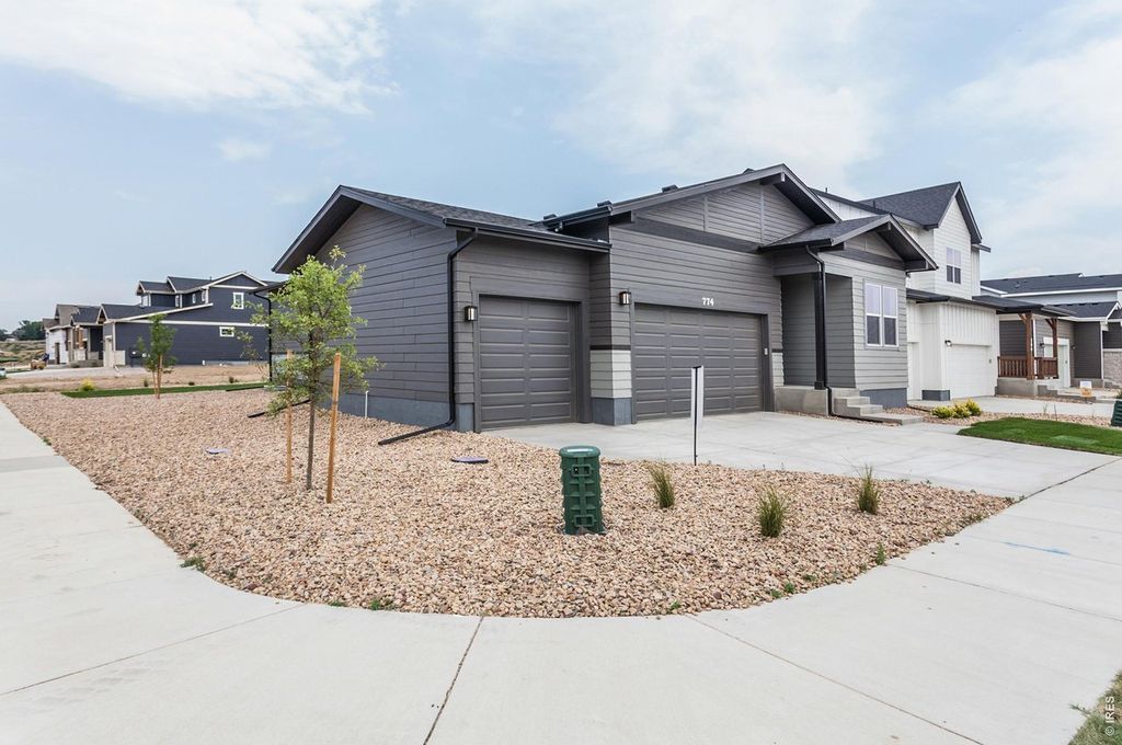 774 Trumpet Ct