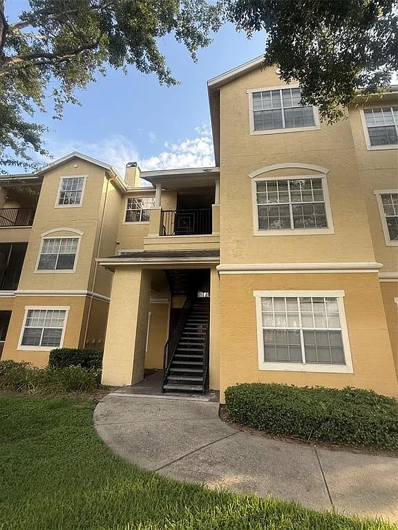 1 bed, 1.0 bath, 854 sqft, $1,400 — Photo 1