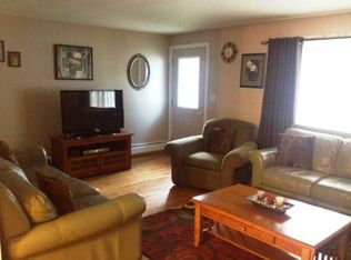 4 Friendship Ln, Smithfield, RI 02917