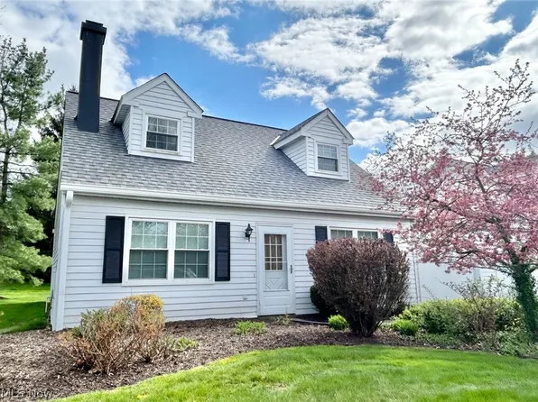 8758 Eastbrook Cir, Chagrin Falls, OH 44023