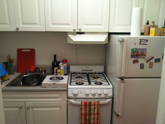 2nd image of 335 E 81st St #2E