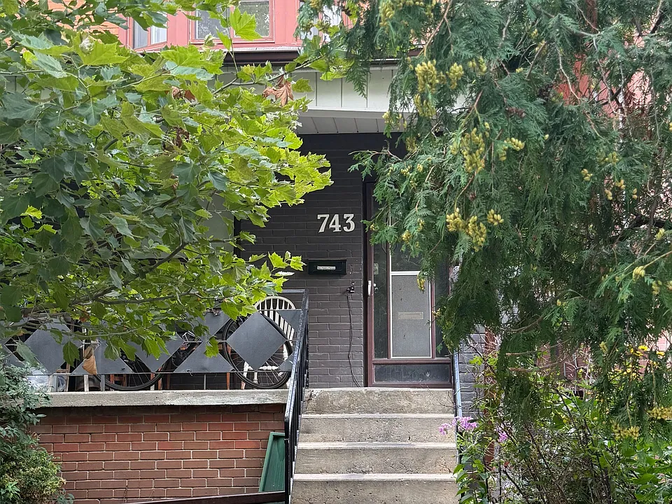 743 Euclid Ave #2
