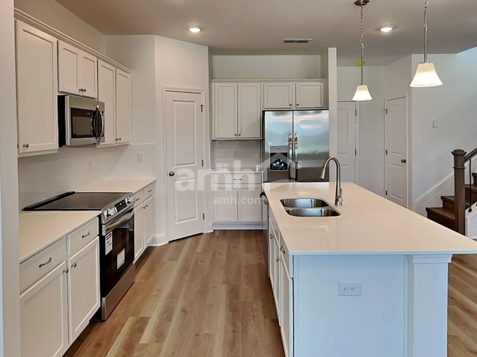 4 bed, 2.5 bath, 2075 sqft, $2,810 — Photo 4