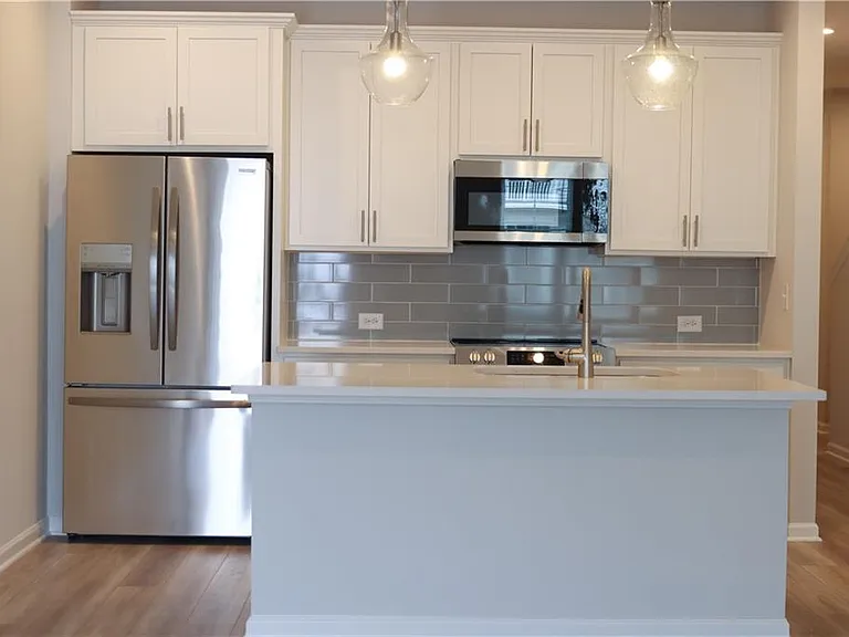 495 Crown Dr — Photo 6