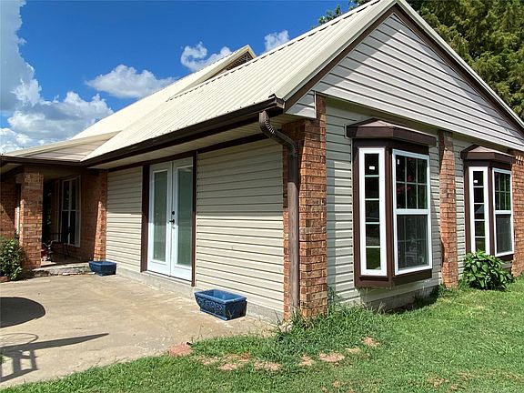 3rd image of 220 Wallace Ave