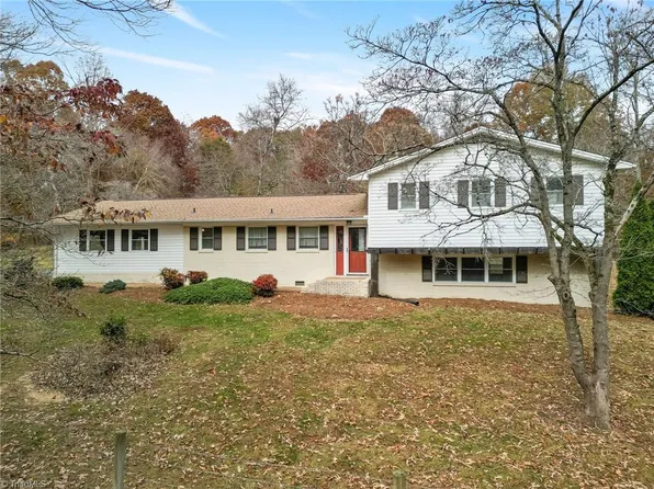 5956 Mendenhall Rd, Archdale, NC 27263