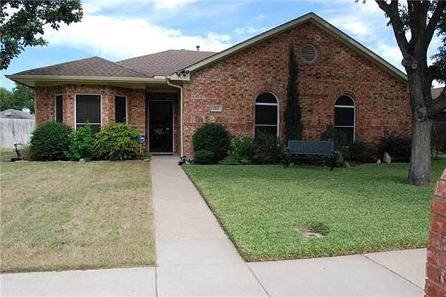 1st image of 1311 Blue Jay Dr