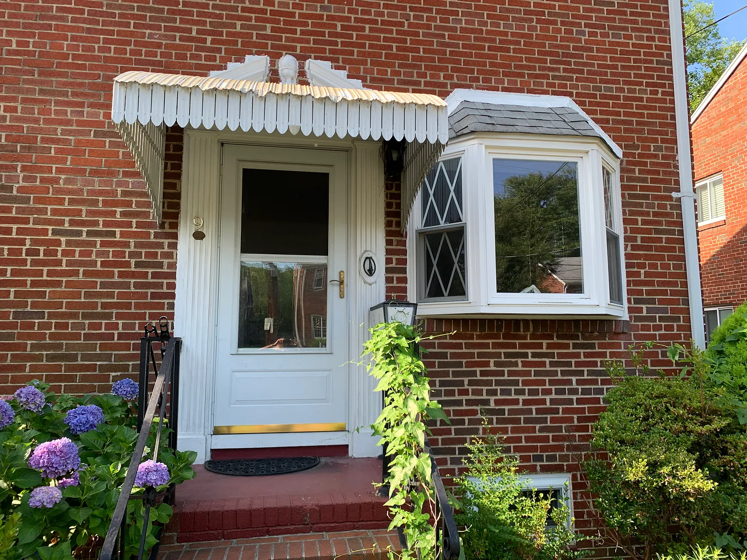 Urban Chic 2BR Home for Rent! — Photo 2