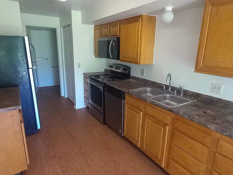 24976 Gerald Ave — Photo 3