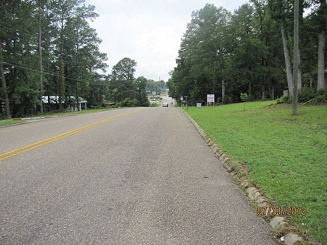 2nd image of 714 Deese Rd