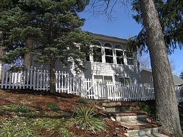 905 Woodland Terrace