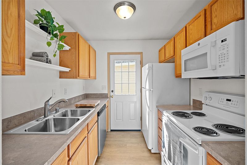 3rd image of 1916 N 30th Street