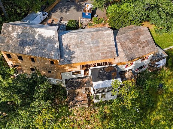 2nd image of 47 Riverside Dr