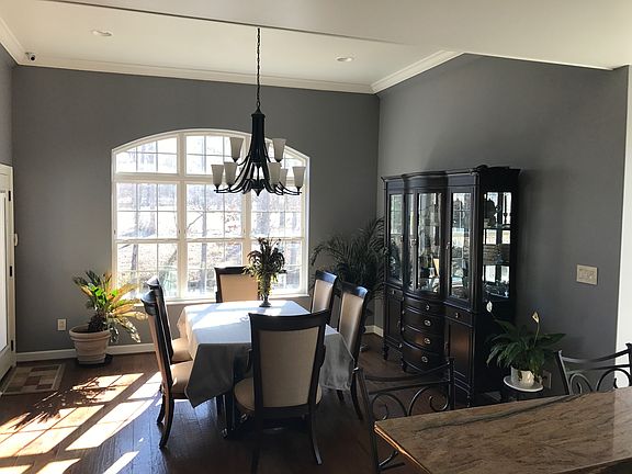 3rd image of 1004 Whispering Oak Dr