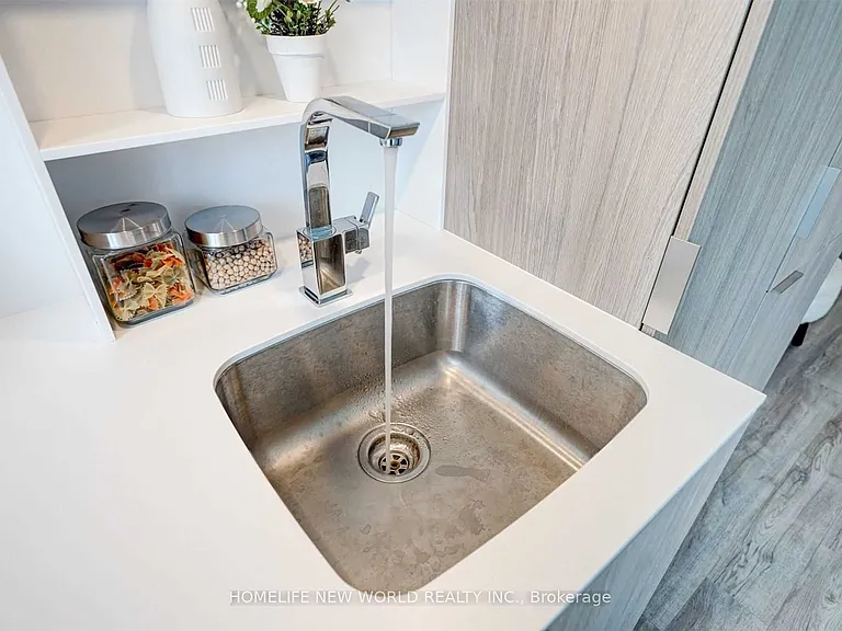 77 Shuter St #909 — Photo 32