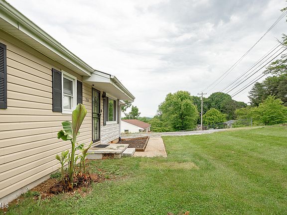 5th image of 706 Meadow View Dr