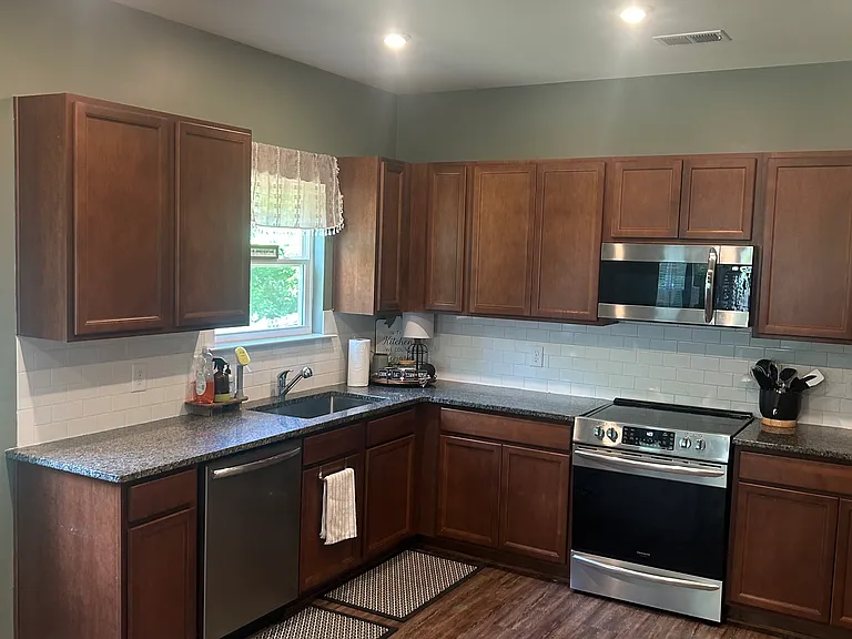 6 Oak Ridge Ct NE — Photo 3