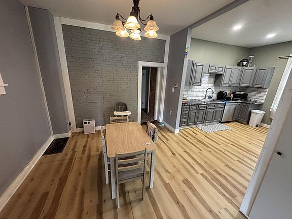 5th image of 402 1/2 W Bucyrus St