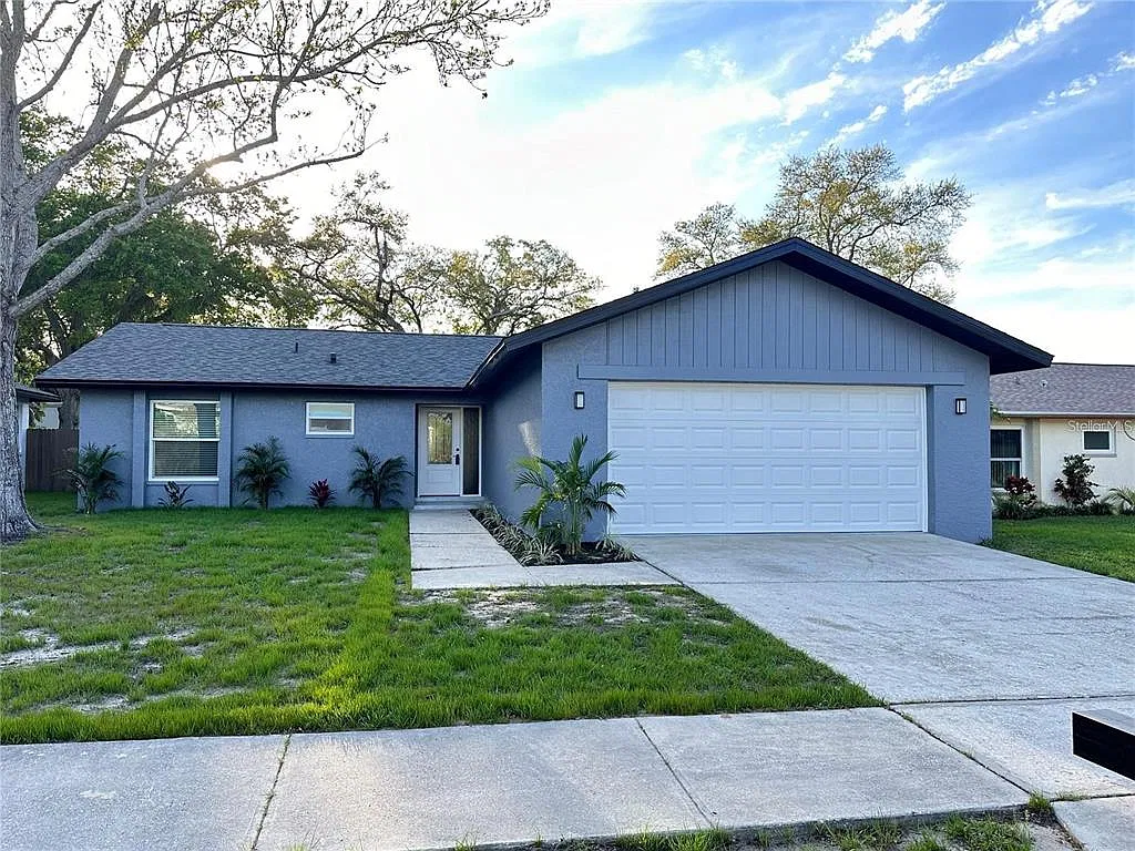 3 bed, 2.0 bath, 1345 sqft, $2,600 — Photo 1