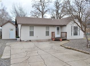 3104 N Walnut St, La Grande, OR 97850
