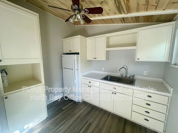 4th image of 239 Keokuk St