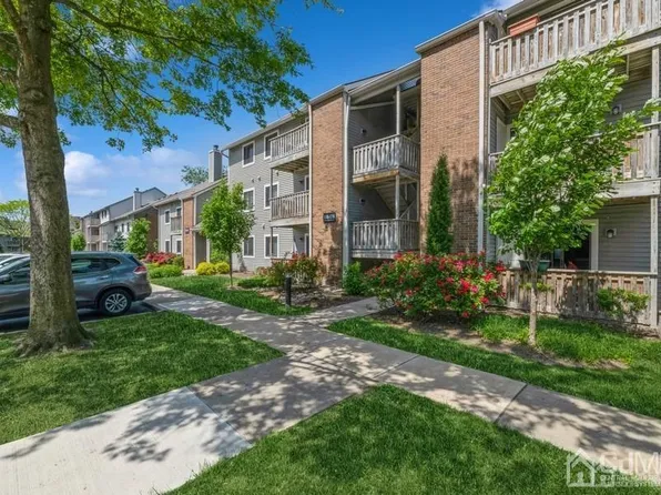 5207 Ravens Crest Dr, Plainsboro, NJ 08536