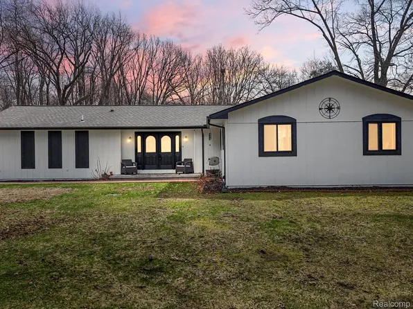 4525 Central Ave, Clarkston, MI 48346