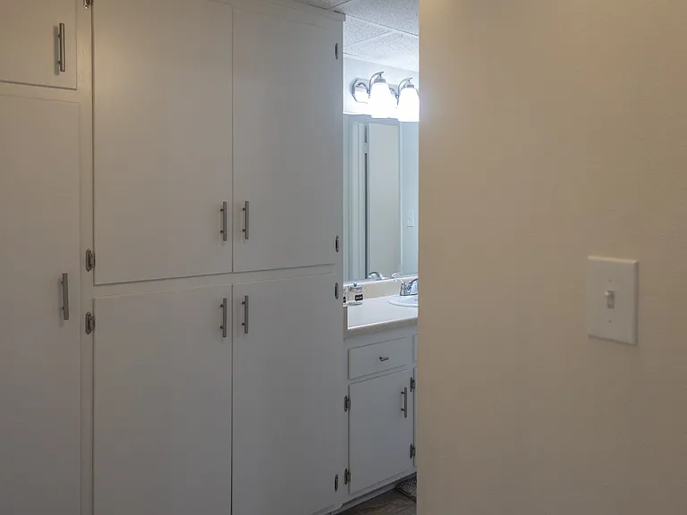 Californian Apartments — Photo 7
