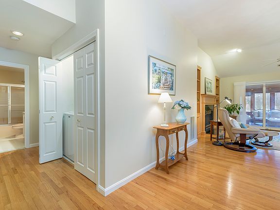 4th image of 1 Blindbrook Dr #103