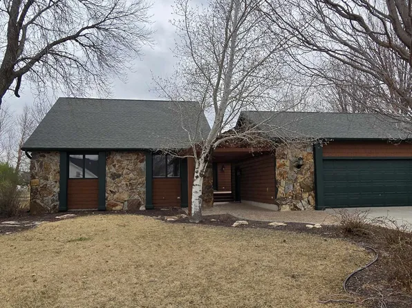 3202 20th Ave, Kearney, NE 68845