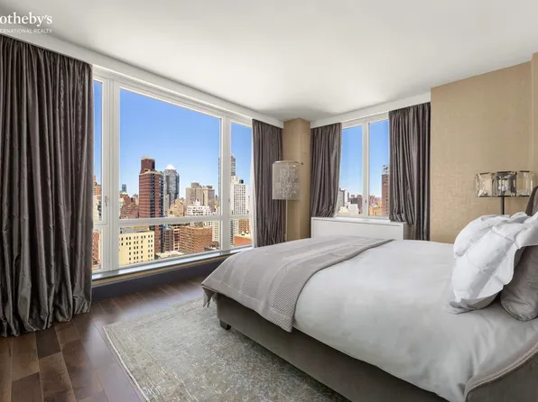 401 East 60th Street image 4 of 10