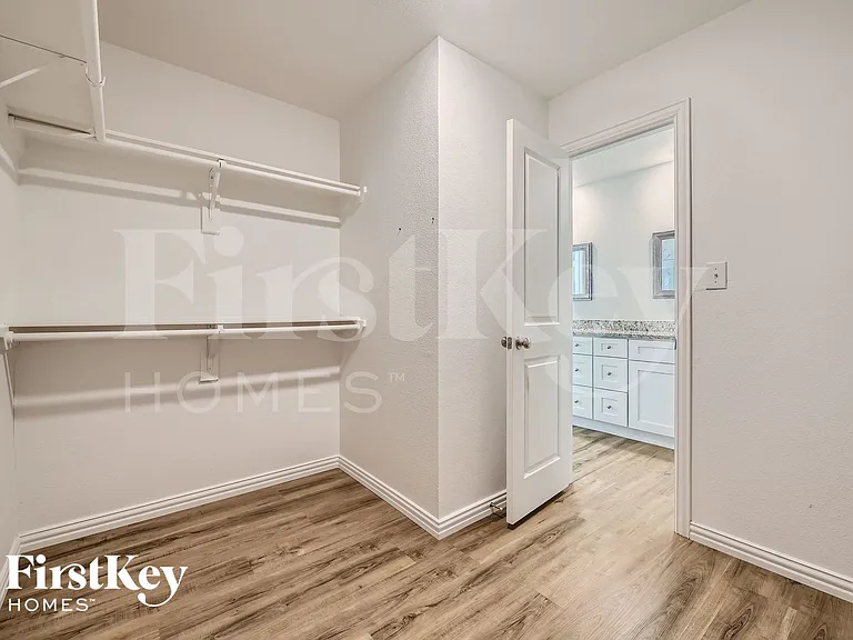 7384 Parkside Place Dr — Photo 20