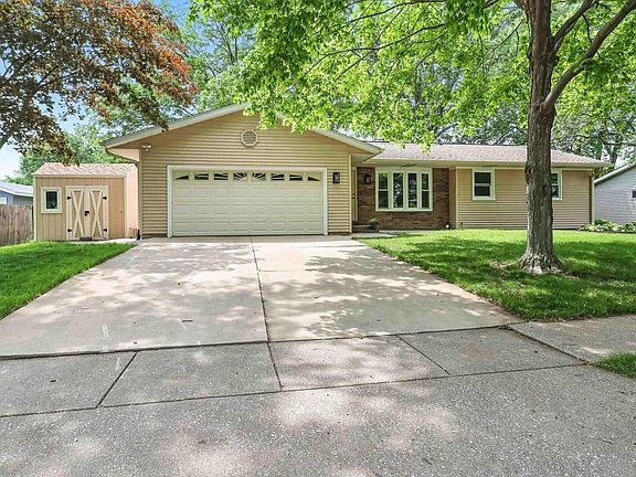 2nd image of 3610 Tam O Shanter Dr
