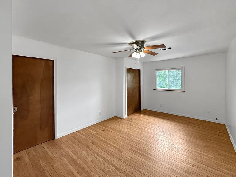 205 S Bryan Ave — Photo 17