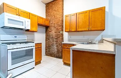 2 bed, 900 sqft, $1,995 — Photo 1