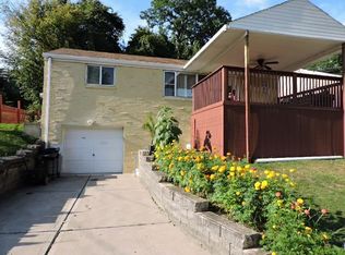 1384 Kinmount St, Pittsburgh, PA 15205