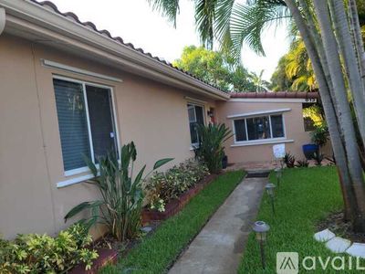 813 NE 3rd St, Hallandale Beach, FL, 33009
