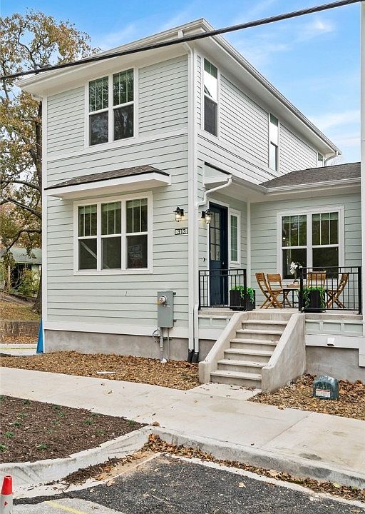 1st image of 313 W Rock St